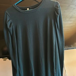 NWOT white birch size large, dark green lightweight sweater